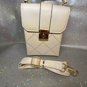 Elegant CREAM Bag w/crossbody strap & dust bag